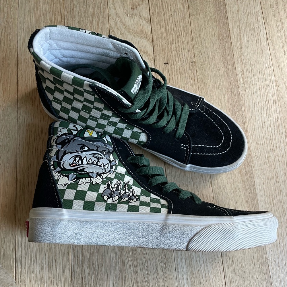 Vans Kids Sk8-Hi in Black With Bull Dog